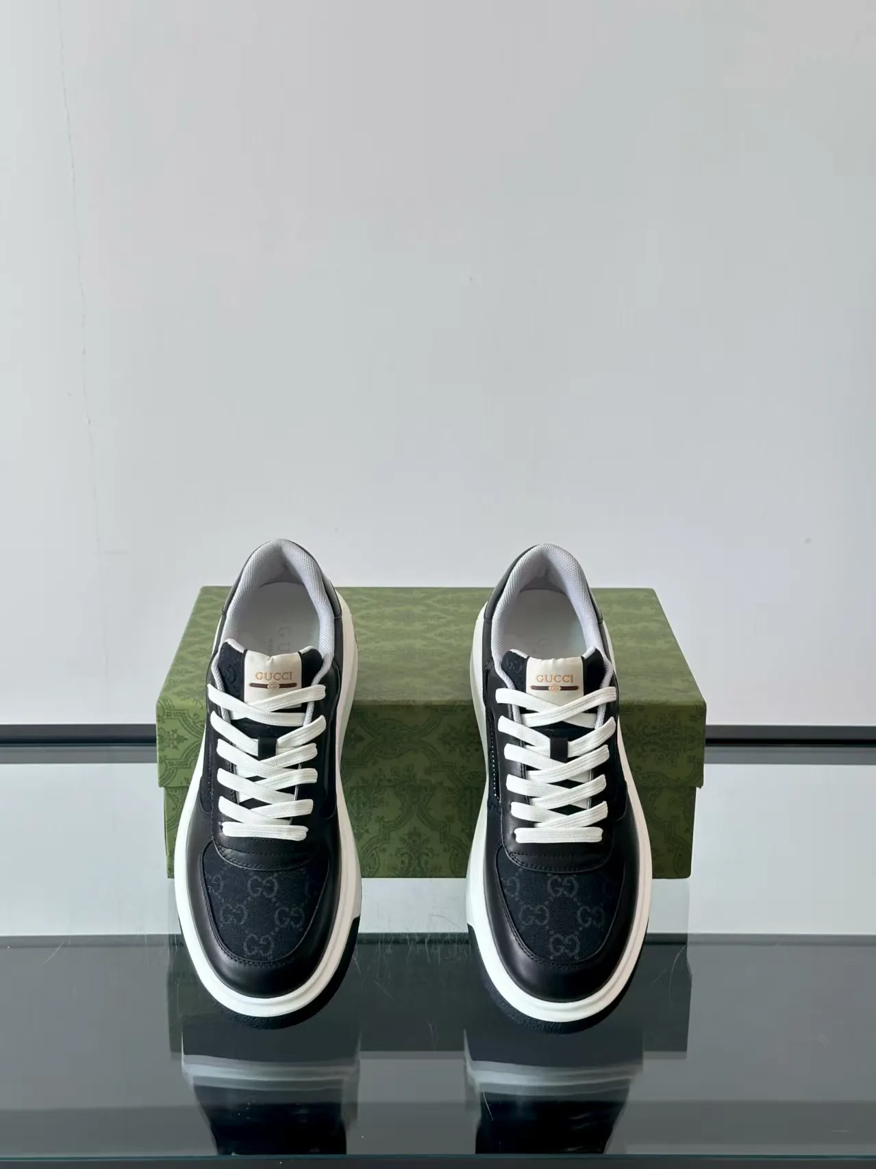 P460. New men's shoes GUCCI [Lightning] latest shoes shipped. Original quality, fashionable, special materials, sheepskin lining, new packaging. The foot feels super comfortable and the workmanship is impeccable. Size: 38-45, white lining. No. 058